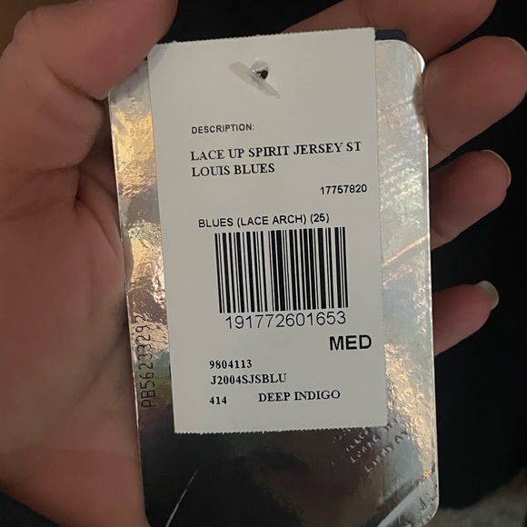 Long sleeve Blues shirt - Picture 3 of 4